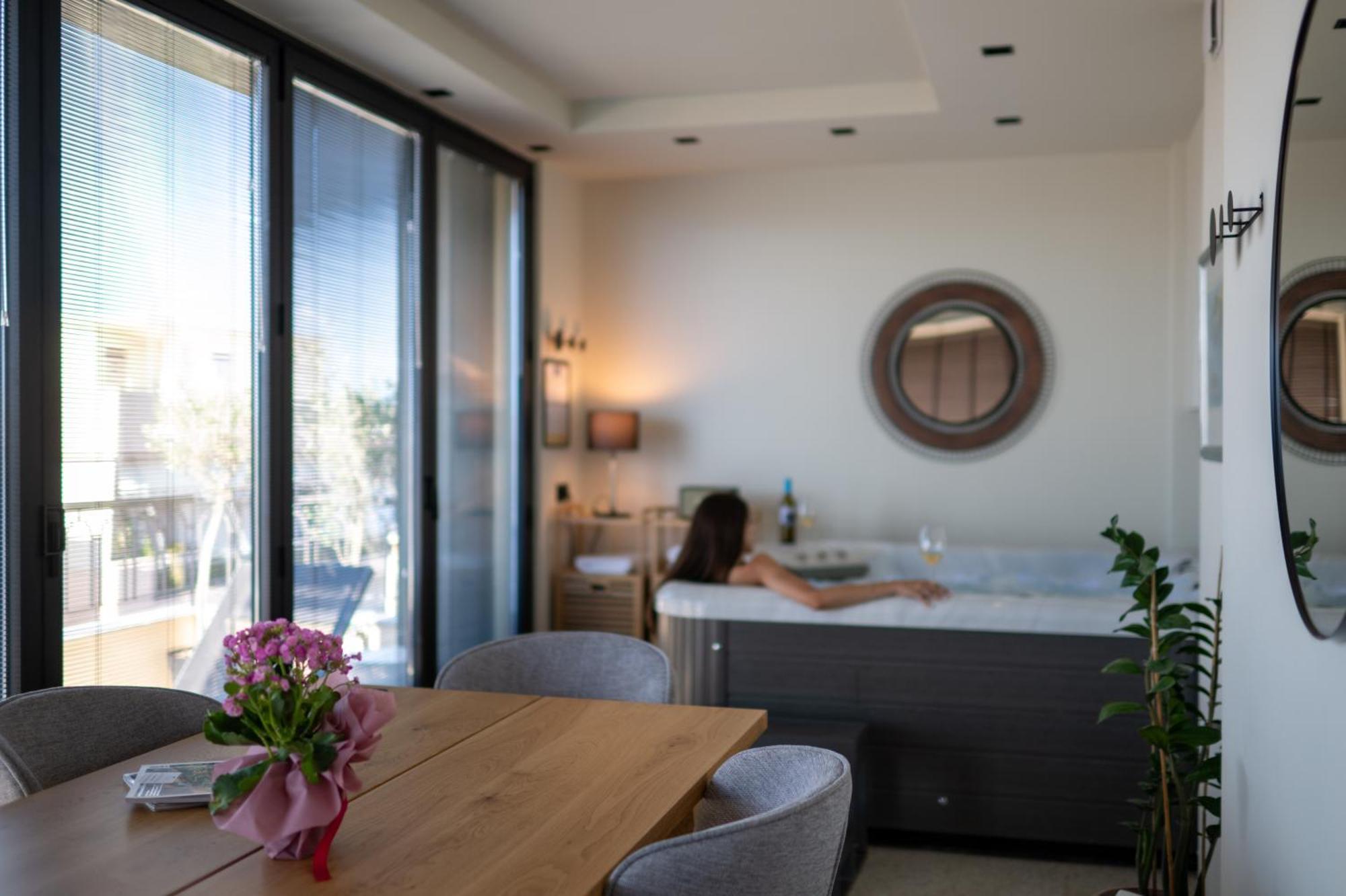 Evripidou 7 - Kalamata Mediterranean Suites Zewnętrze zdjęcie